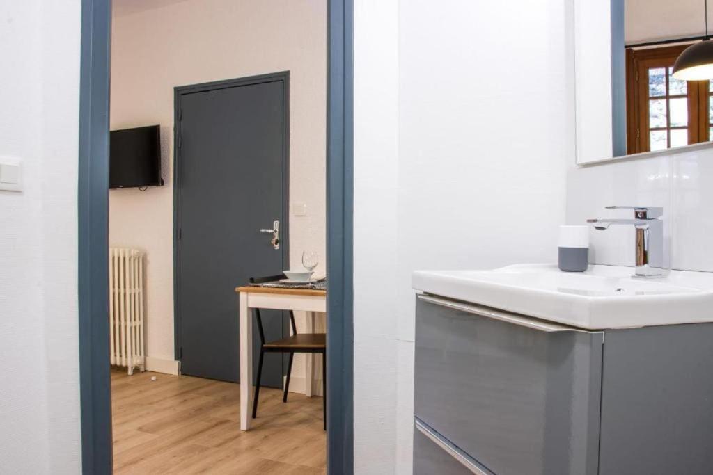 Le Descartes, A 50M De La Gare Fibre/Tv Connecte Apartment Poitiers Bagian luar foto